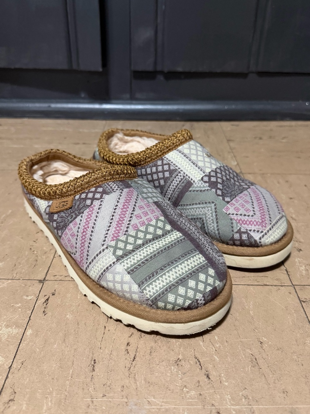 UGG Tasman Taz Sash Slipper “Multi”